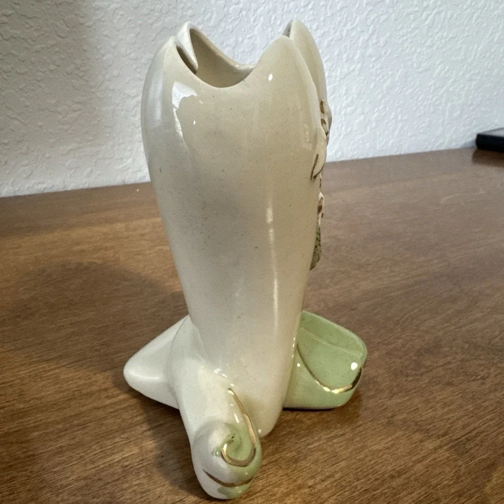 MCM Heart Shaped Planter USA Pottery 1950 Green And Gold‎ Bow